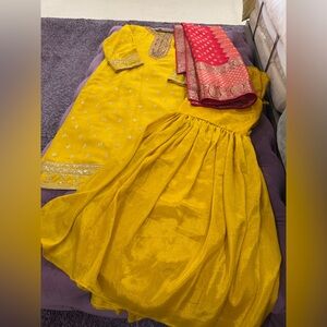 Gorgeous 3 piece suit set